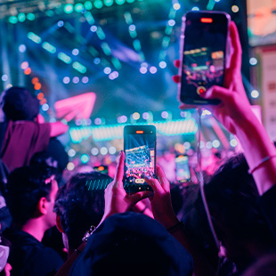 concert-experience-relies-connectivity-carousel2