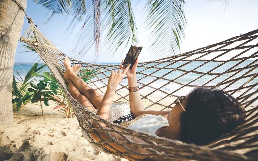 Jouw telefoonrekening en reizen: onze 5 tips om verbonden te blijven zonder een fortuin uit te geven