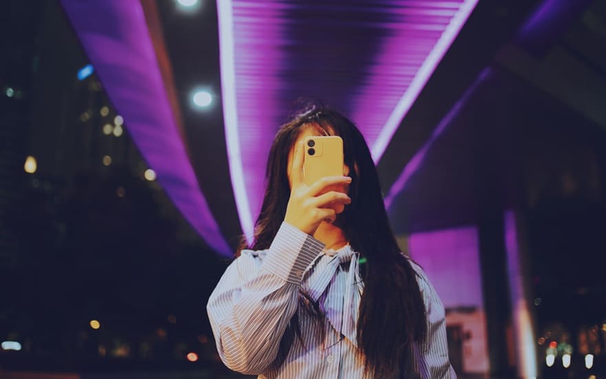 Empty smartphone