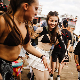 concert-experience-relies-connectivity-carousel4
