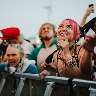 concert-experience-relies-connectivity-carousel2