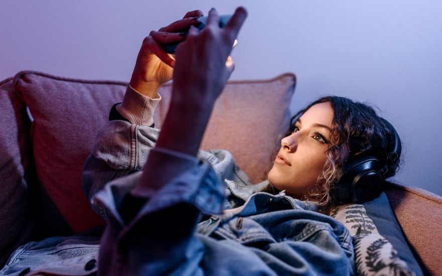 Comment télécharger des audio et vidéos sur Facebook Messenger ?