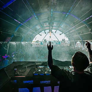 concert-experience-relies-connectivity-carousel2