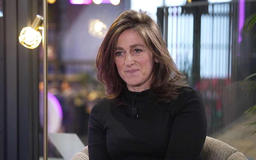 Interview over RCS Business Messaging met Stéphanie De Witte van Proximus NXT. Zij legt uit hoe interactieve berichten met een geverifieerde afzender en automatische sms-terugval klassieke sms verbeteren.