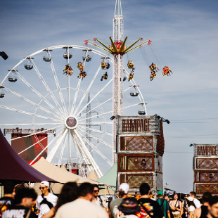 concert-experience-relies-connectivity-carousel2