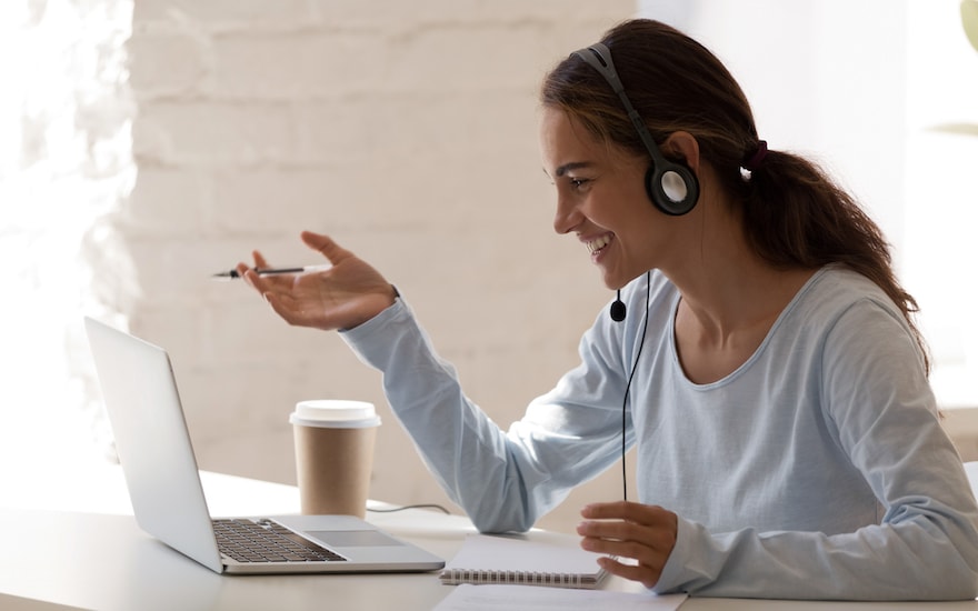 What is a webinar and how does it work?